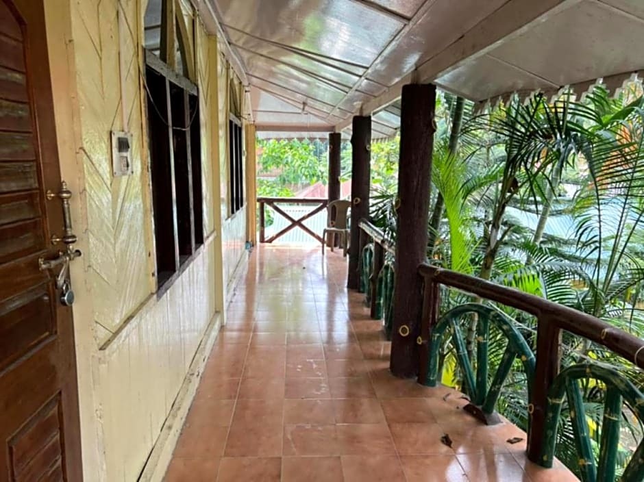 Уттар Митиали: Goroomgo Green Gold Resort Lataguri