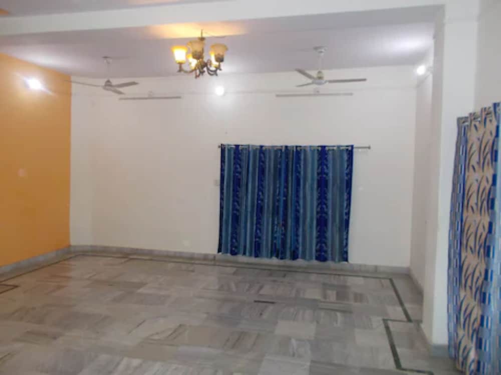 Варанаси: Goroomgo Uma Ganga Guest House