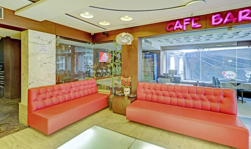 Нагпур: Loharkar Family Hotel L A Rooms