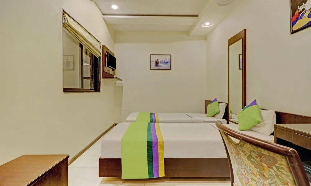 Нагпур: Loharkar Family Hotel L A Rooms