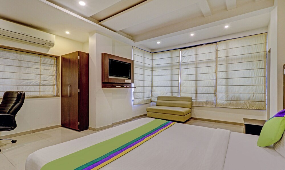 Нагпур: Loharkar Family Hotel L A Rooms