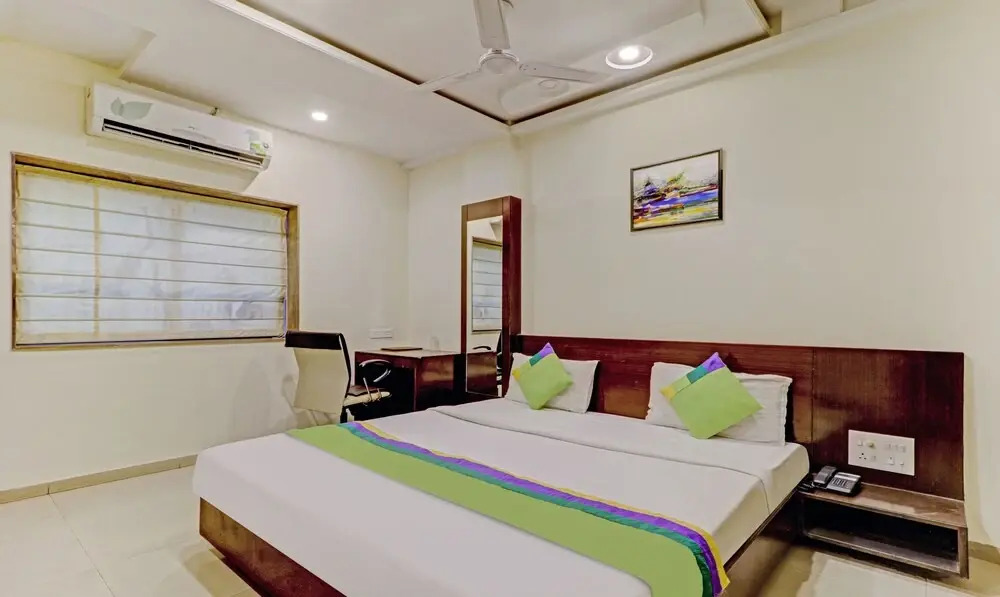 Нагпур: Loharkar Family Hotel L A Rooms