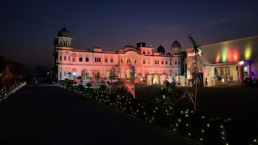 Фатехпур-Сикри: The Grand Barso - A luxury heritage