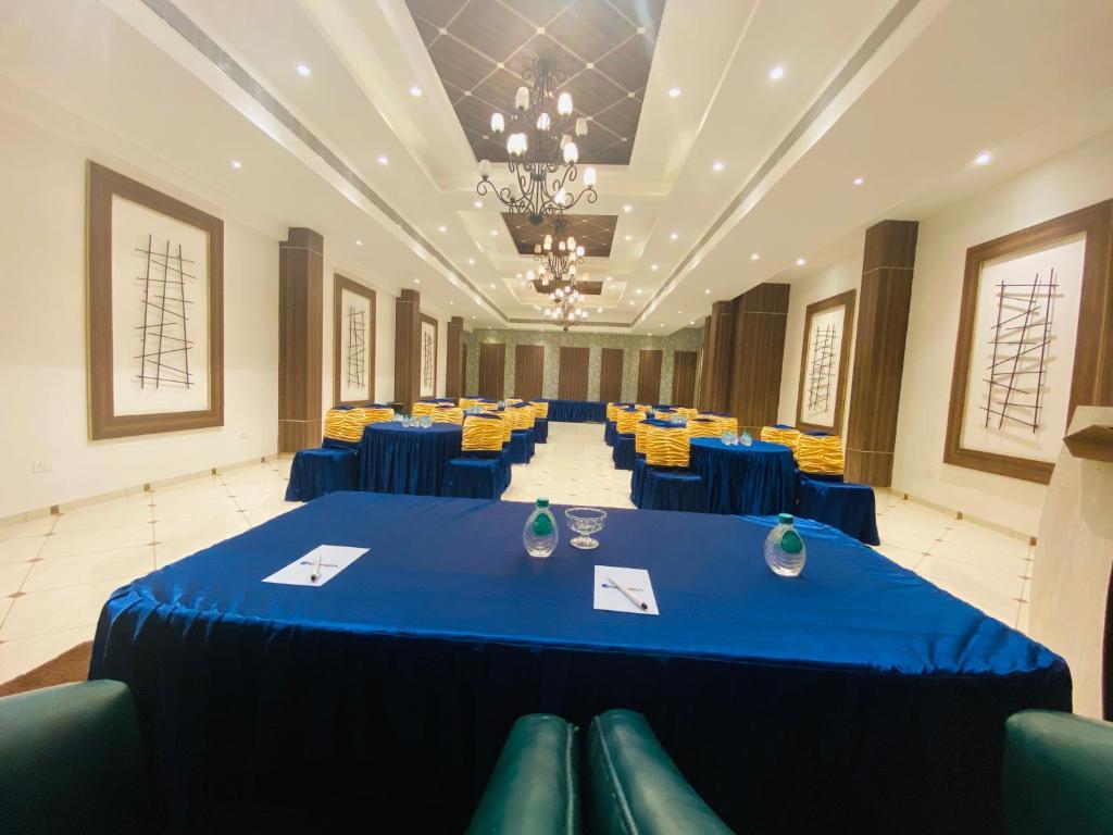 Болпур: Ananda Resorts