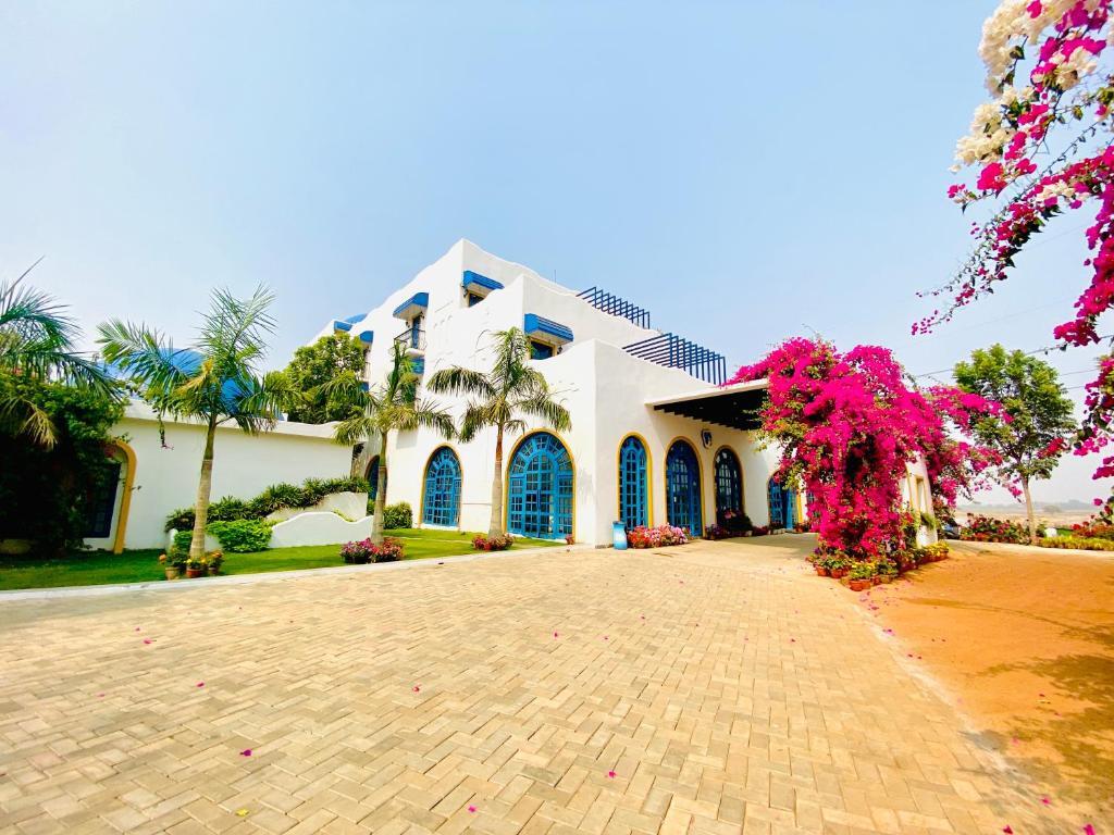 Болпур: Ananda Resorts