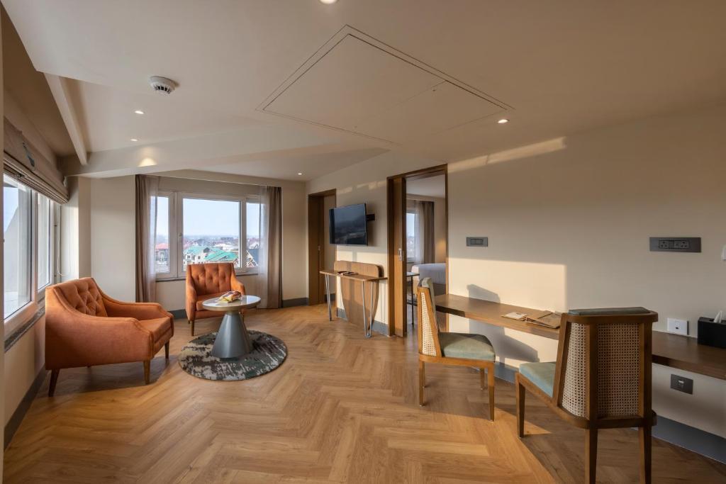 Шринагар: Sarovar Portico Srinagar