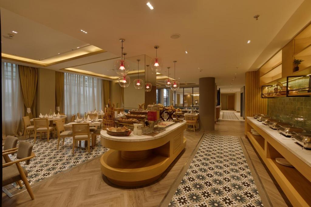 Шринагар: Sarovar Portico Srinagar