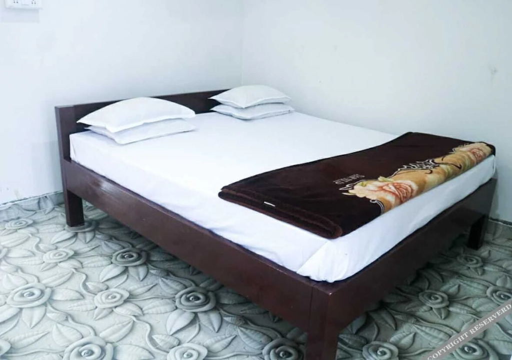 Кохора: Homocation - Manorama Lodge