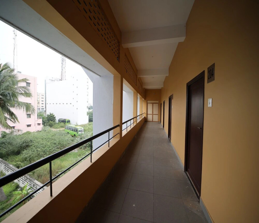 Карур: Valluvar Residency