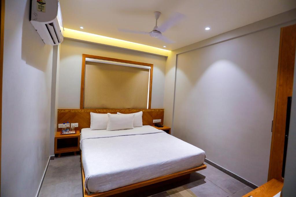 Сомнатх: Hotel Om