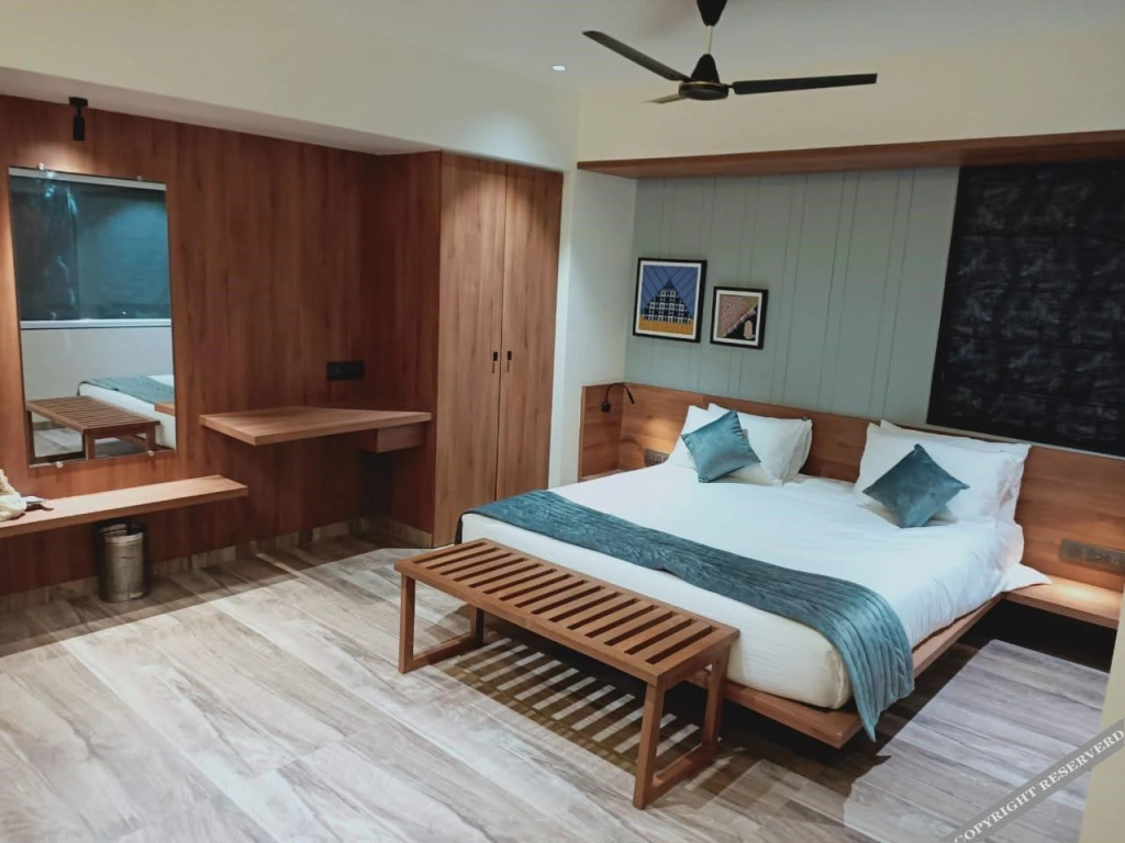 Солапур: Hotel Chitra Executive