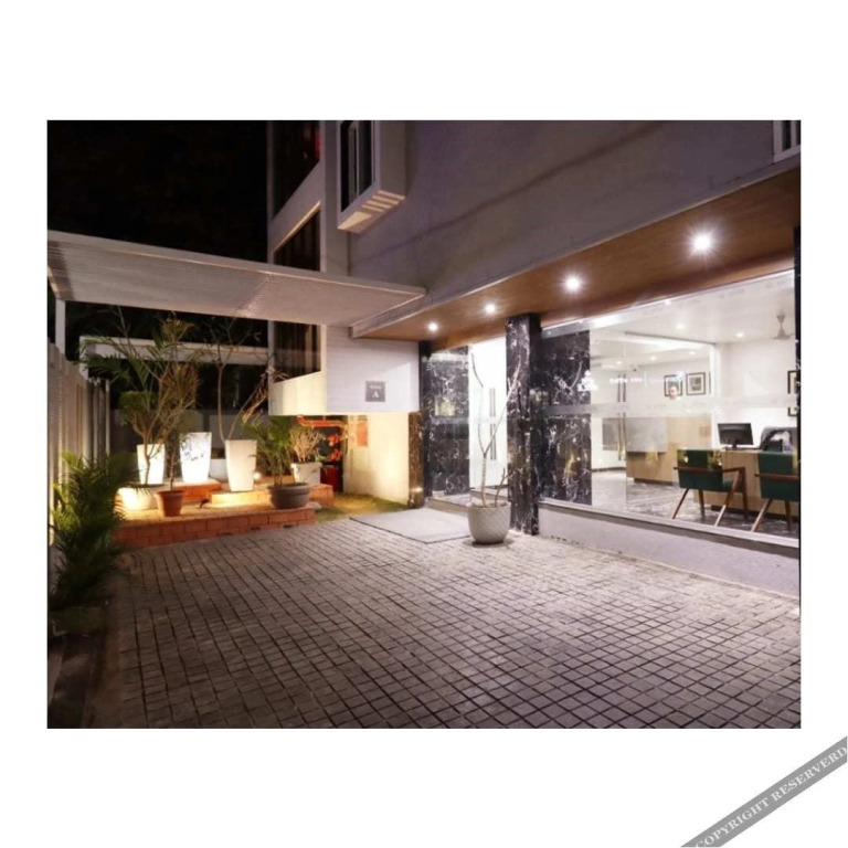 Солапур: Hotel Chitra Executive