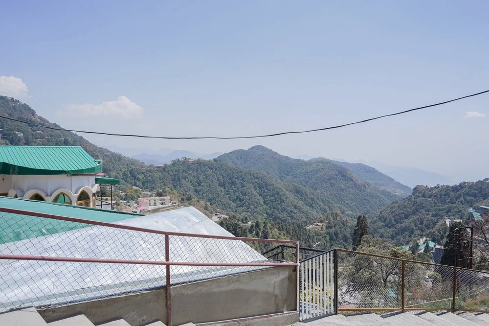 Массури: Mussoorie Estate by Dumnu Homes