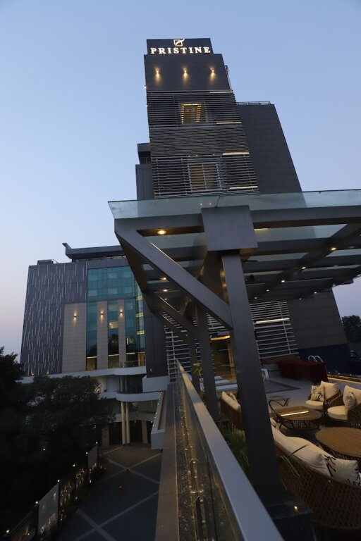 Канпур: The Pristine Hotel Kanpur