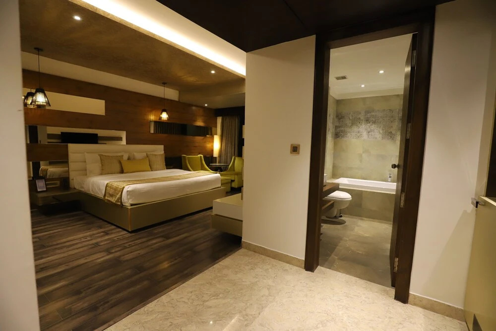 Канпур: The Pristine Hotel Kanpur