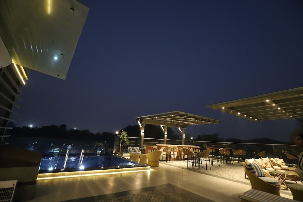 Канпур: The Pristine Hotel Kanpur