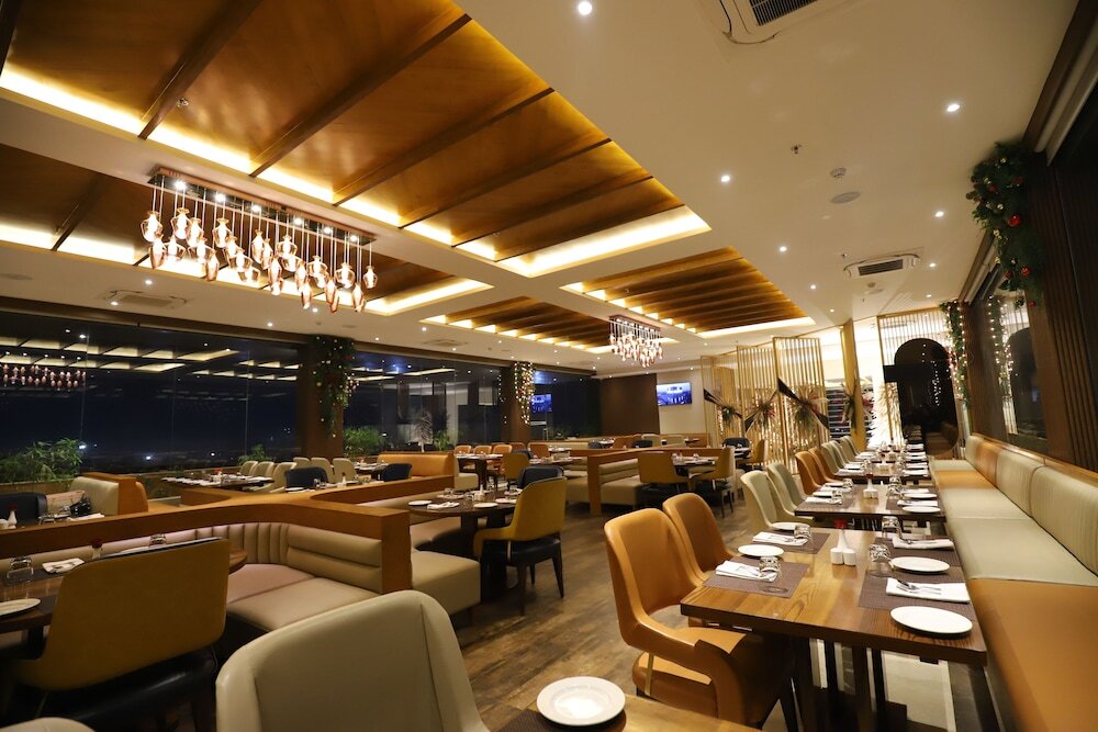 Канпур: The Pristine Hotel Kanpur