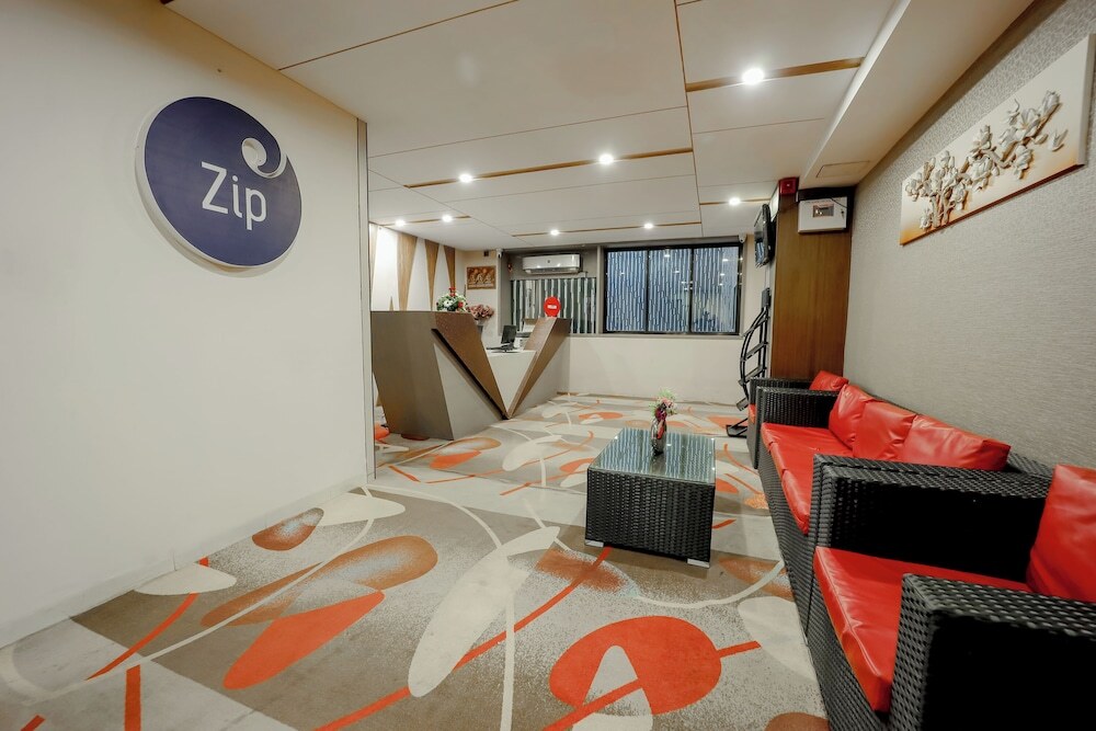 Сурат: Zip By Spree Hotels Surat