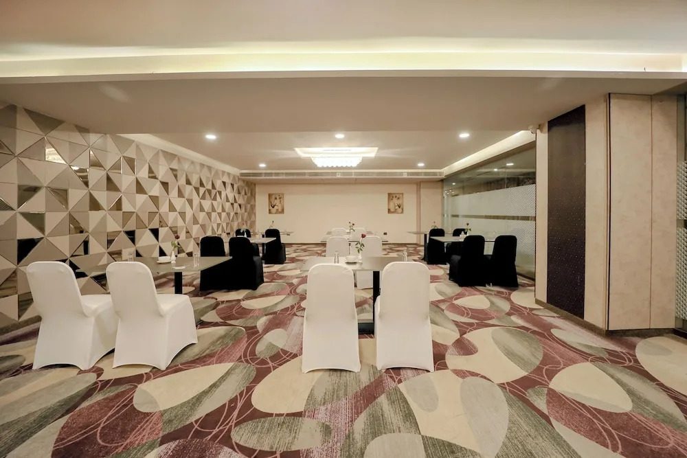 Сурат: Zip By Spree Hotels Surat