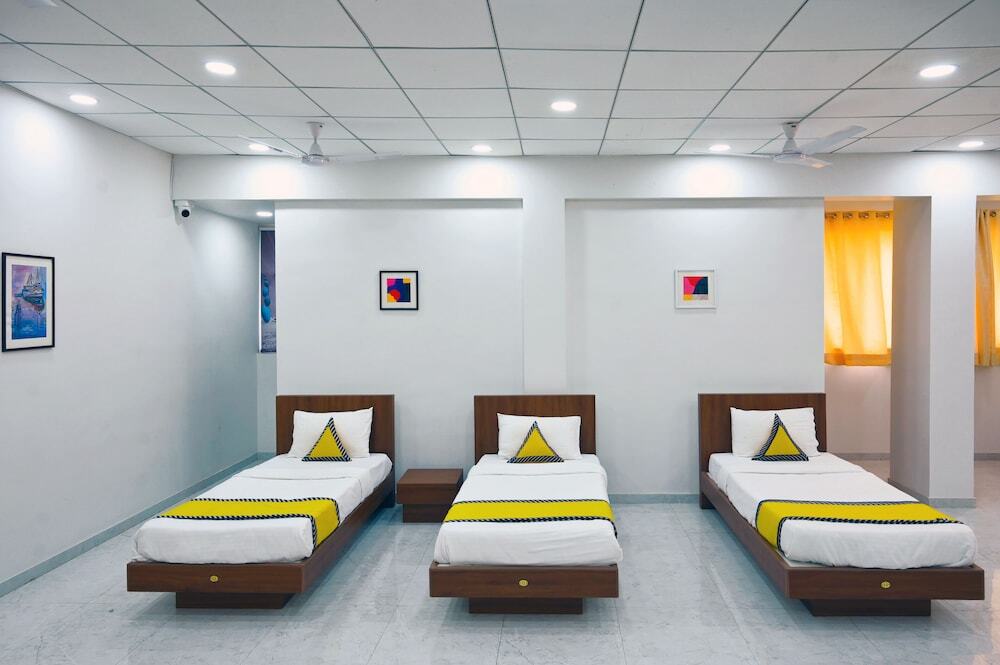 Нашик: The Dorm Inn