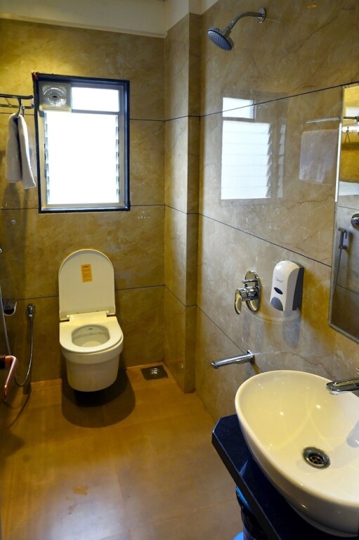 Нашик: The Dorm Inn