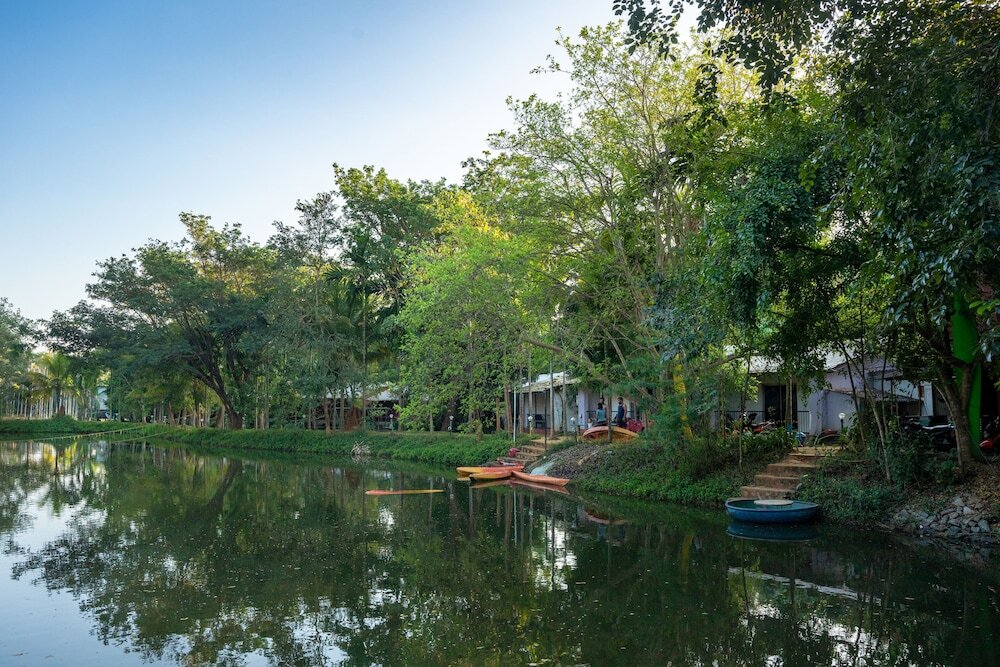 Лонда: Century Resorts