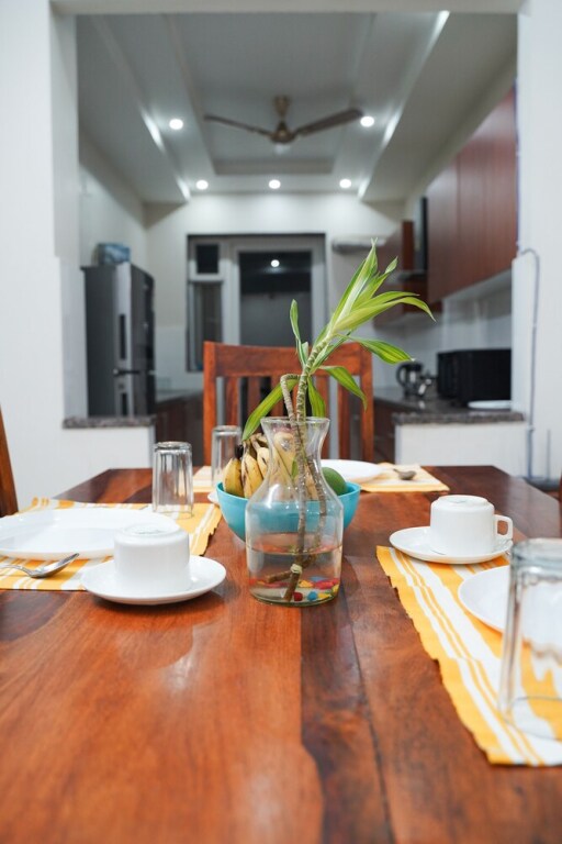 Гуруграм: Lime Tree Luxury 3Bhk Serviced Apartment