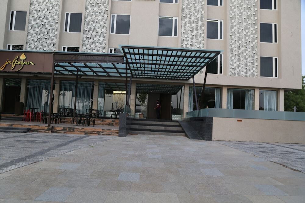 Дхуле: Hotel Ruturaj Regency