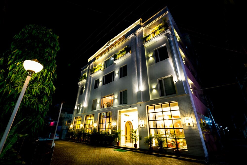 Асансол: Hotel Asansol International