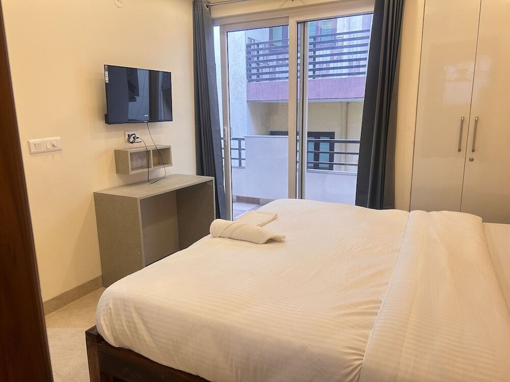 Гуруграм: Lime Tree 1BHK Service Apartment
