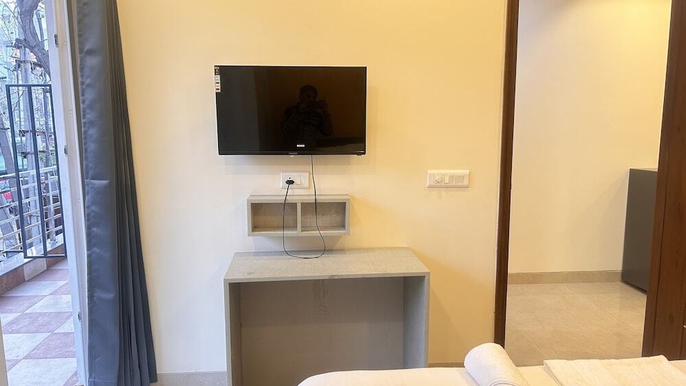 Гуруграм: Lime Tree 1BHK Service Apartment