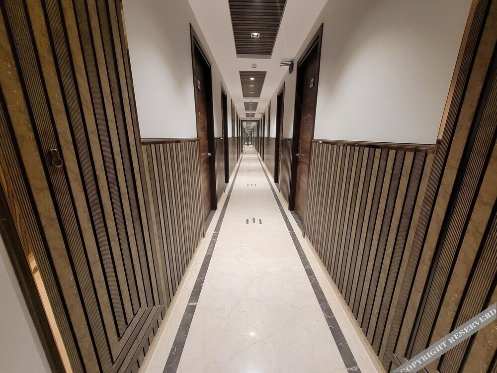 Большая Нойда: Hotel Rj - Managed by AHG