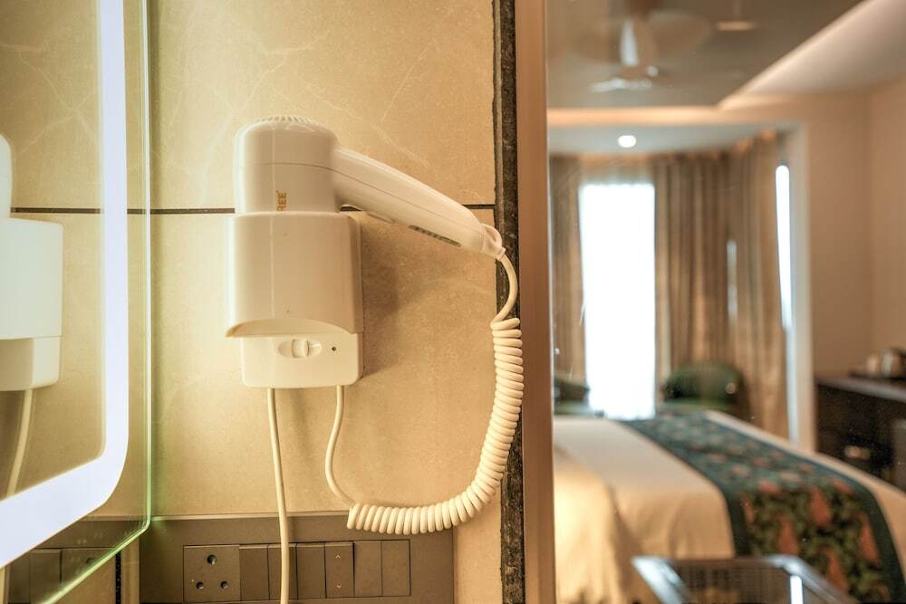 Большая Нойда: Hotel Rj - Managed by AHG