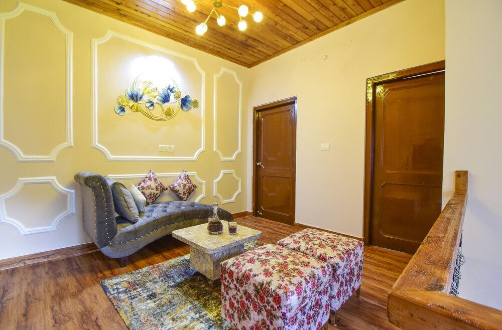 Куфри: Chail Cabana by Dumnu Homes