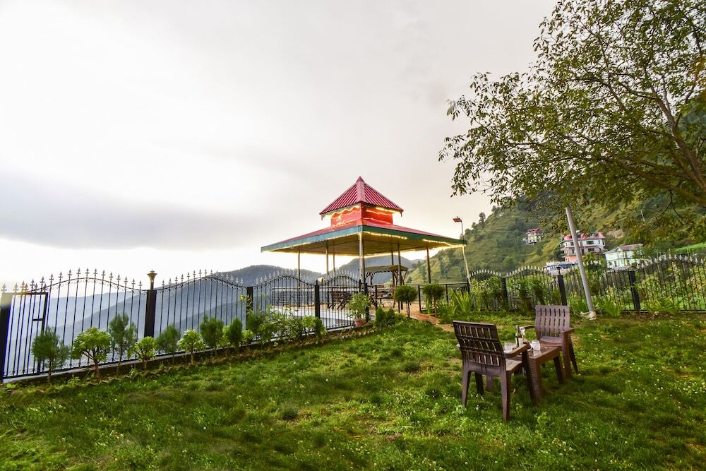 Куфри: Chail Cabana by Dumnu Homes