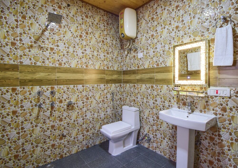 Куфри: Chail Cabana by Dumnu Homes