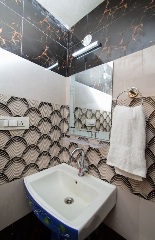 Куфри: Cheog Chamber by Dumnu Homes