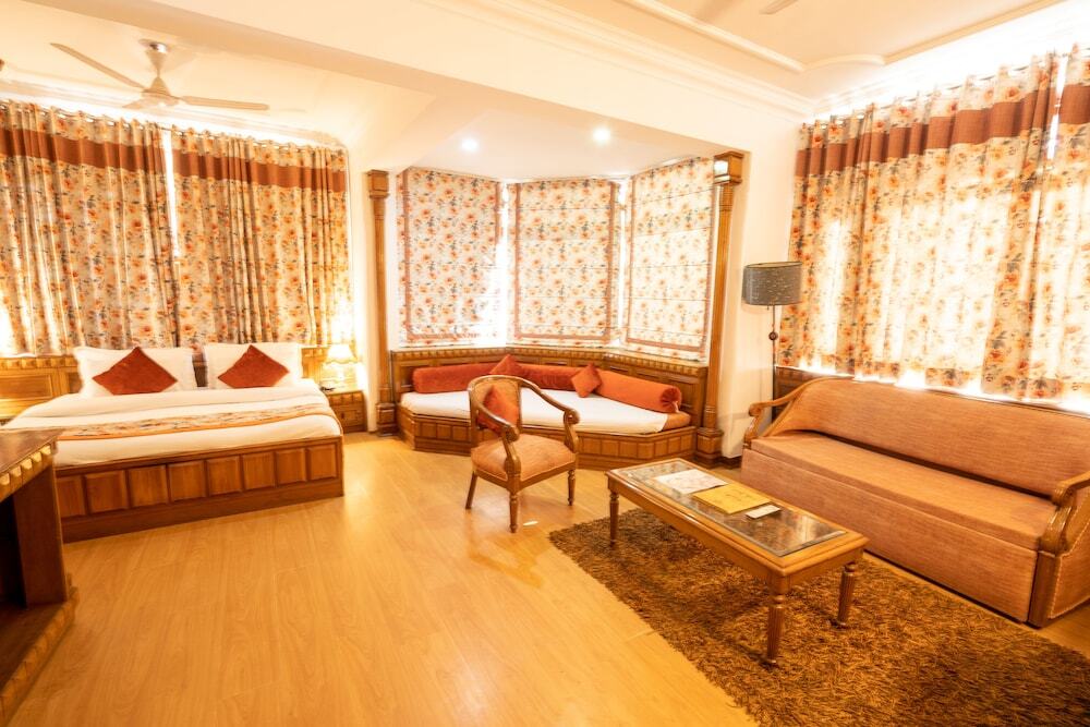 Шимла: Hotel Baljees Regency