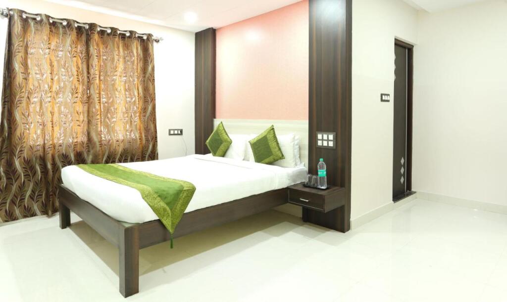 Бангалор: Hotel Habitat Comforts