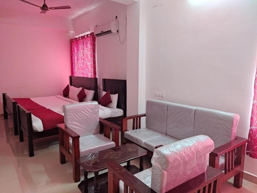 Солагампатти: Naadi stayinn New Busstand Thanjavur