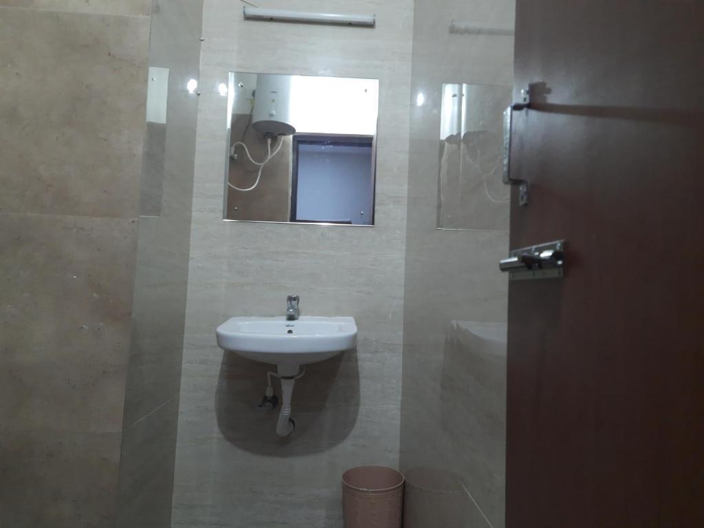 Солагампатти: Naadi stayinn New Busstand Thanjavur