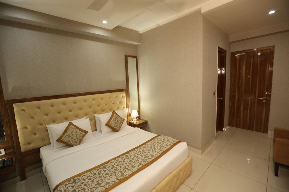 Гуруграм: Hotel Starex Opp. Artemis Hospital
