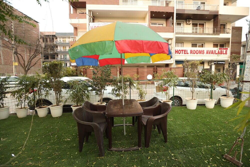 Гуруграм: Hotel Starex Opp. Artemis Hospital