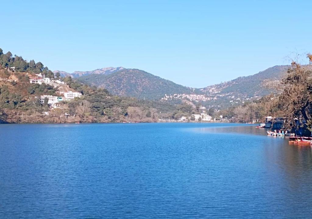 Наинитал: BluSalzz Homes - The Green Roof, Bhimtal - Uttarakhand