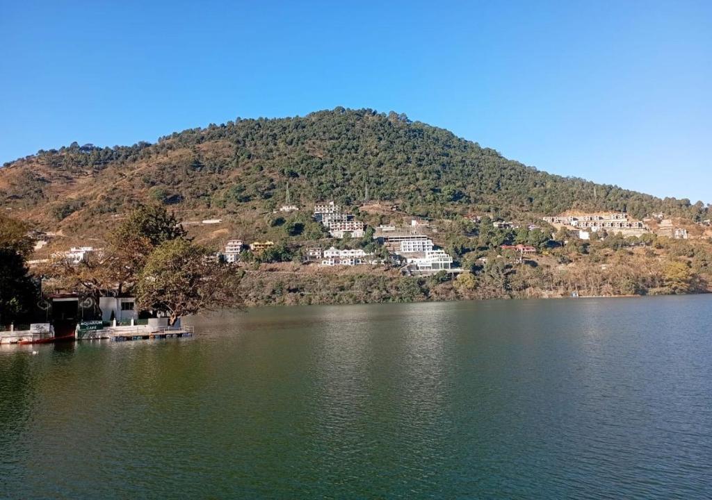 Наинитал: BluSalzz Homes - The Green Roof, Bhimtal - Uttarakhand