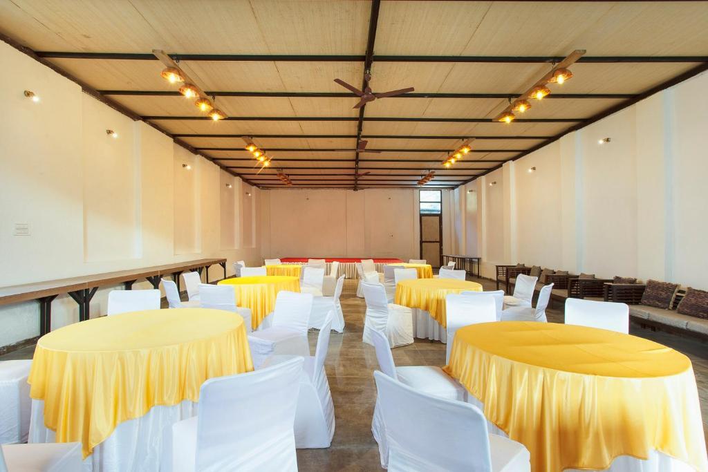 Крепость Ramnagar: River Valley Resort