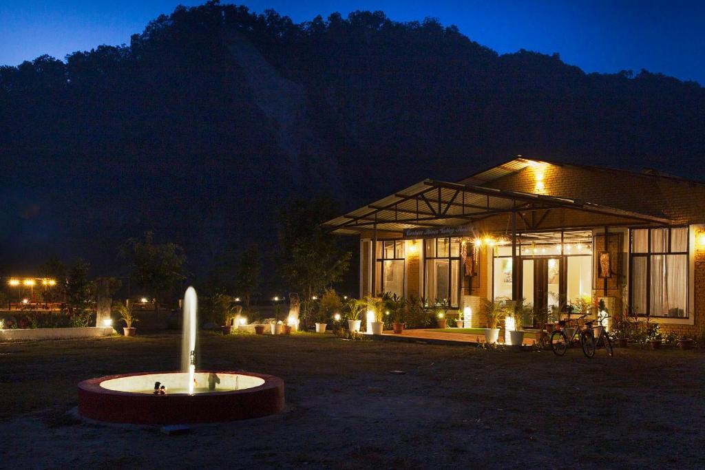 Крепость Ramnagar: River Valley Resort