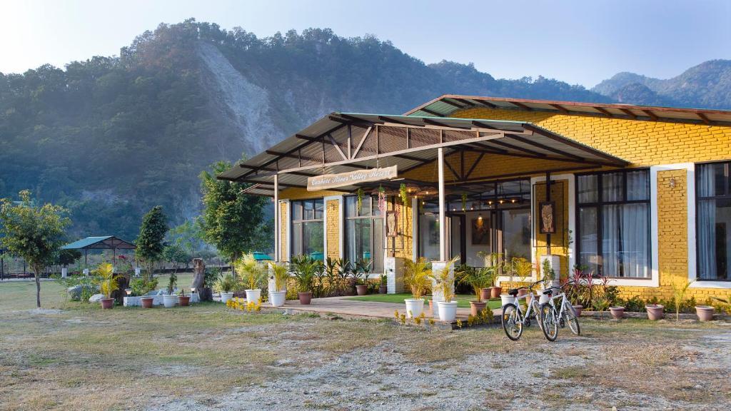 Крепость Ramnagar: River Valley Resort