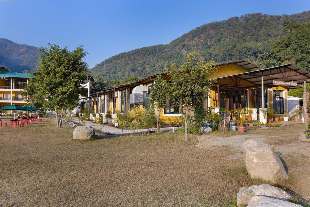 Крепость Ramnagar: River Valley Resort