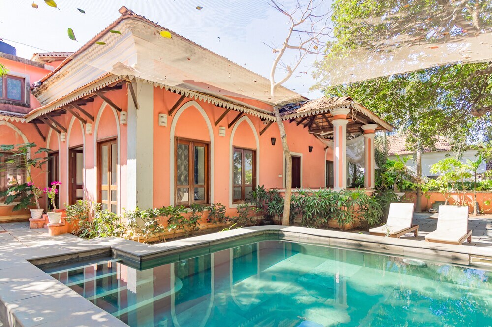 Анджуна: Beach villa Anjuna with private pool